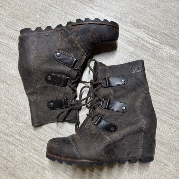 Sorel Joan of Arctic Wedge Heel Lace Up Bootie Distressed Brown Leather Boots 8 - Picture 1 of 6